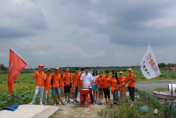 ��ɫ���e���ف�һ����Ӱ